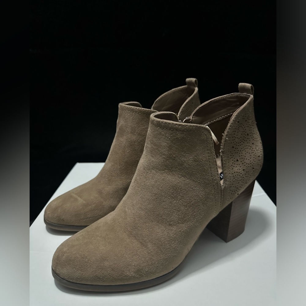 Tan suede bootie size 7